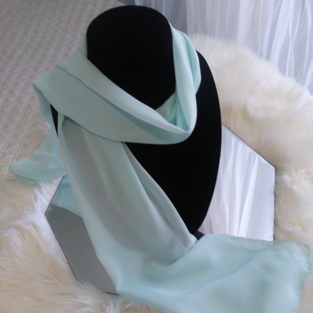 Tiffany blue scarf, Breakfast at Tiffany's theme.